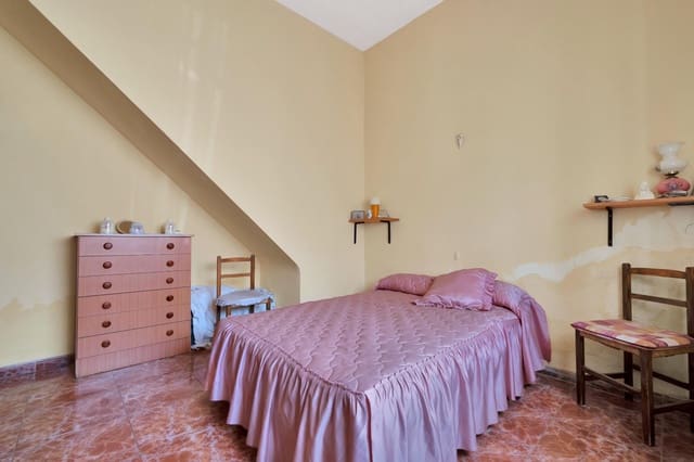 Chalet de 5 habitaciones en La Línea de la Concepción en venta con garaje - 425.000 € (Ref: 9046243)