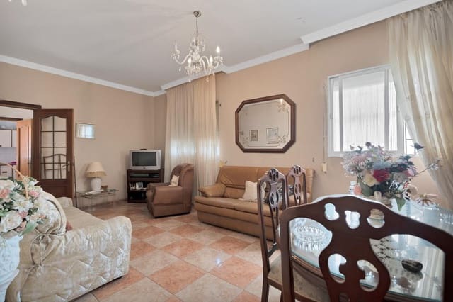 Chalet de 5 habitaciones en La Línea de la Concepción en venta con garaje - 425.000 € (Ref: 9046243)