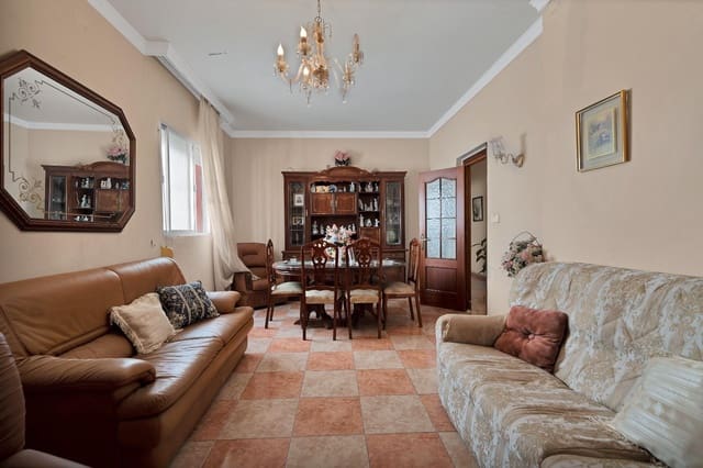 Chalet de 5 habitaciones en La Línea de la Concepción en venta con garaje - 425.000 € (Ref: 9046243)