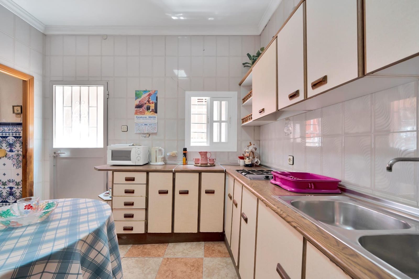 5 makuuhuone Huvila myytävänä paikassa La Linea de la Concepcion mukana 
autotalli - 425 000 € (Ref: 9046243)