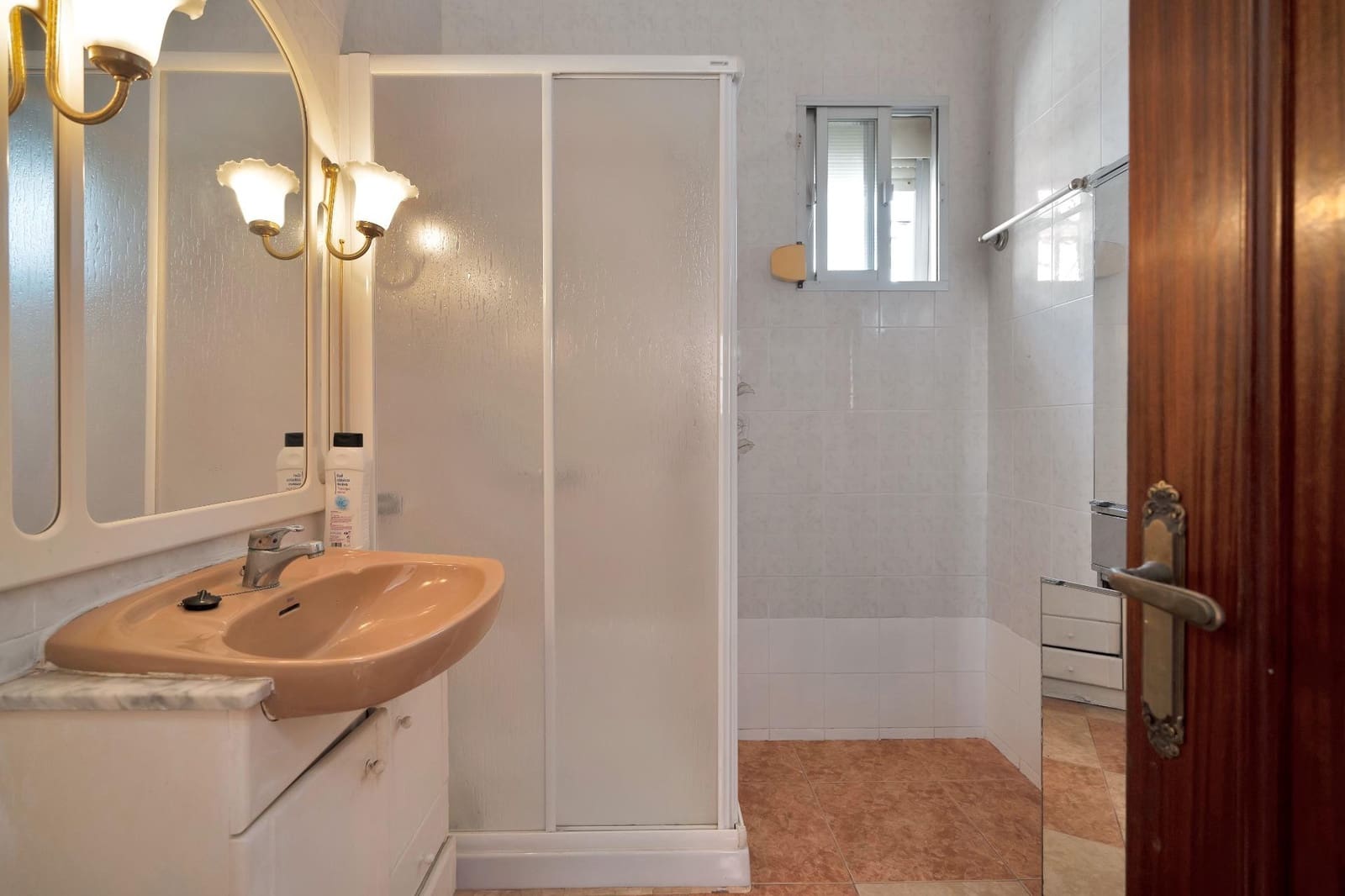 Chalet de 5 habitaciones en La Línea de la Concepción en venta con garaje - 425.000 € (Ref: 9046243)