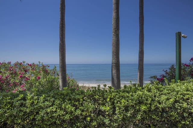 6 bedroom Apartment for rent in Marbella with pool garage - € 9,500 (Ref: 9123800)