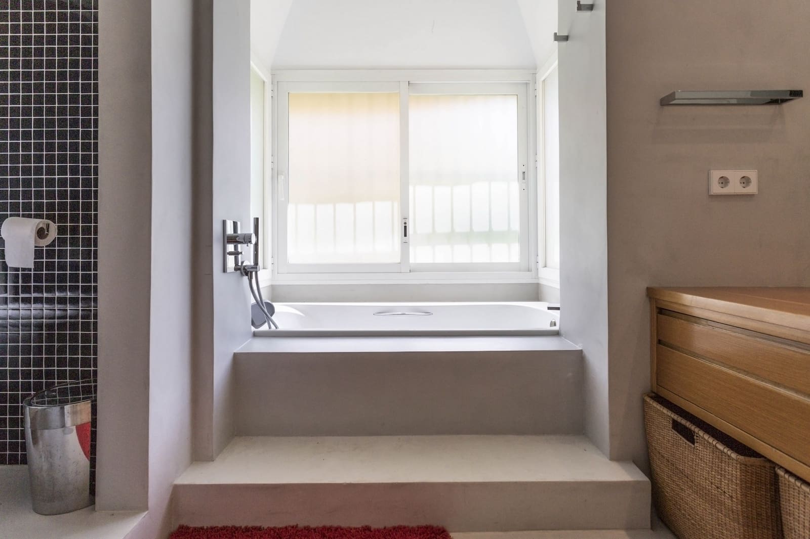 6 soveværelse Lejlighed til leje i Marbella med swimmingpool garage - € 9.500 (Ref: 9123800)