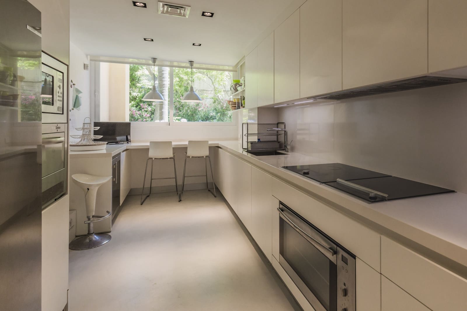 6 soveværelse Lejlighed til leje i Marbella med swimmingpool garage - € 9.500 (Ref: 9123800)