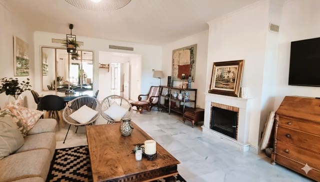 5 bedroom Apartment for rent in Estepona with pool garage - € 2,500 (Ref: 9245603)