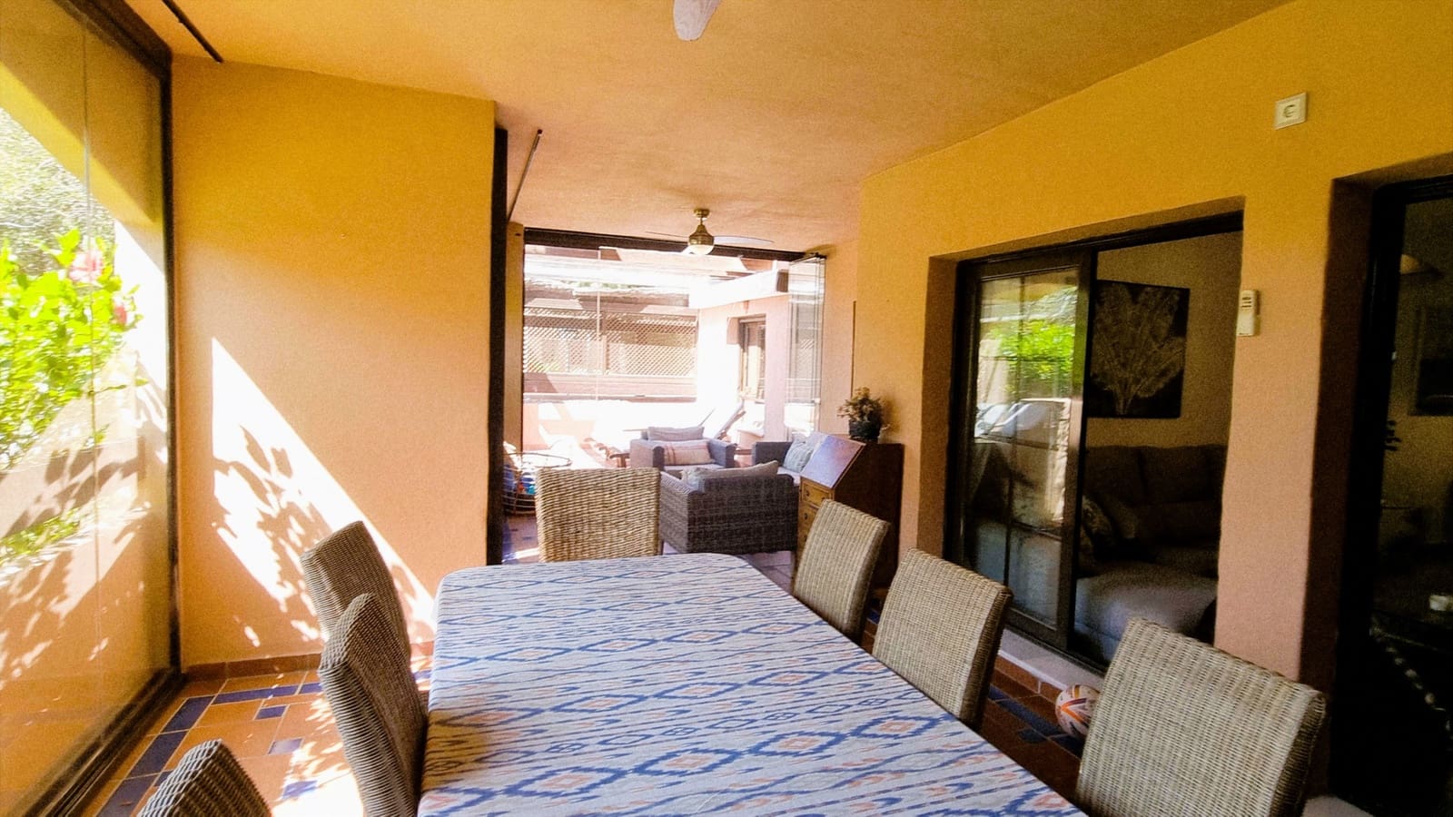 5 sovrum Lägenhet att hyra i Estepona med pool garage - 2 500 € (Ref: 9245603)