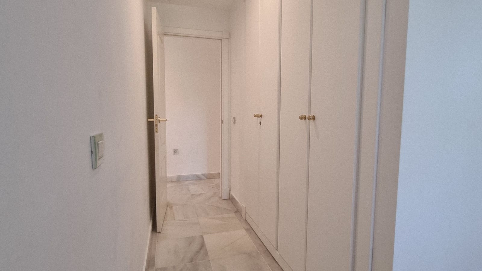 5 sovrum Lägenhet att hyra i Estepona med pool garage - 2 500 € (Ref: 9245603)