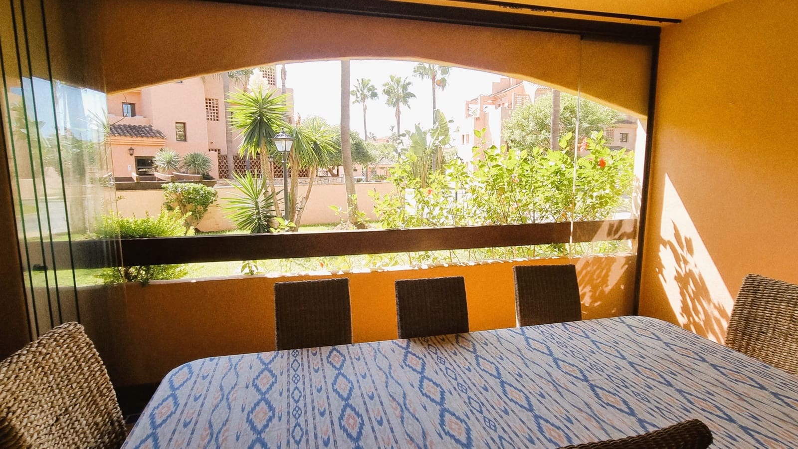 5 sovrum Lägenhet att hyra i Estepona med pool garage - 2 500 € (Ref: 9245603)