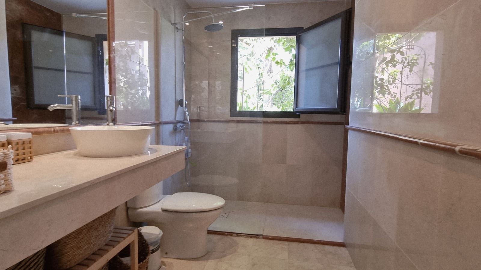 5 sovrum Lägenhet att hyra i Estepona med pool garage - 2 500 € (Ref: 9245603)