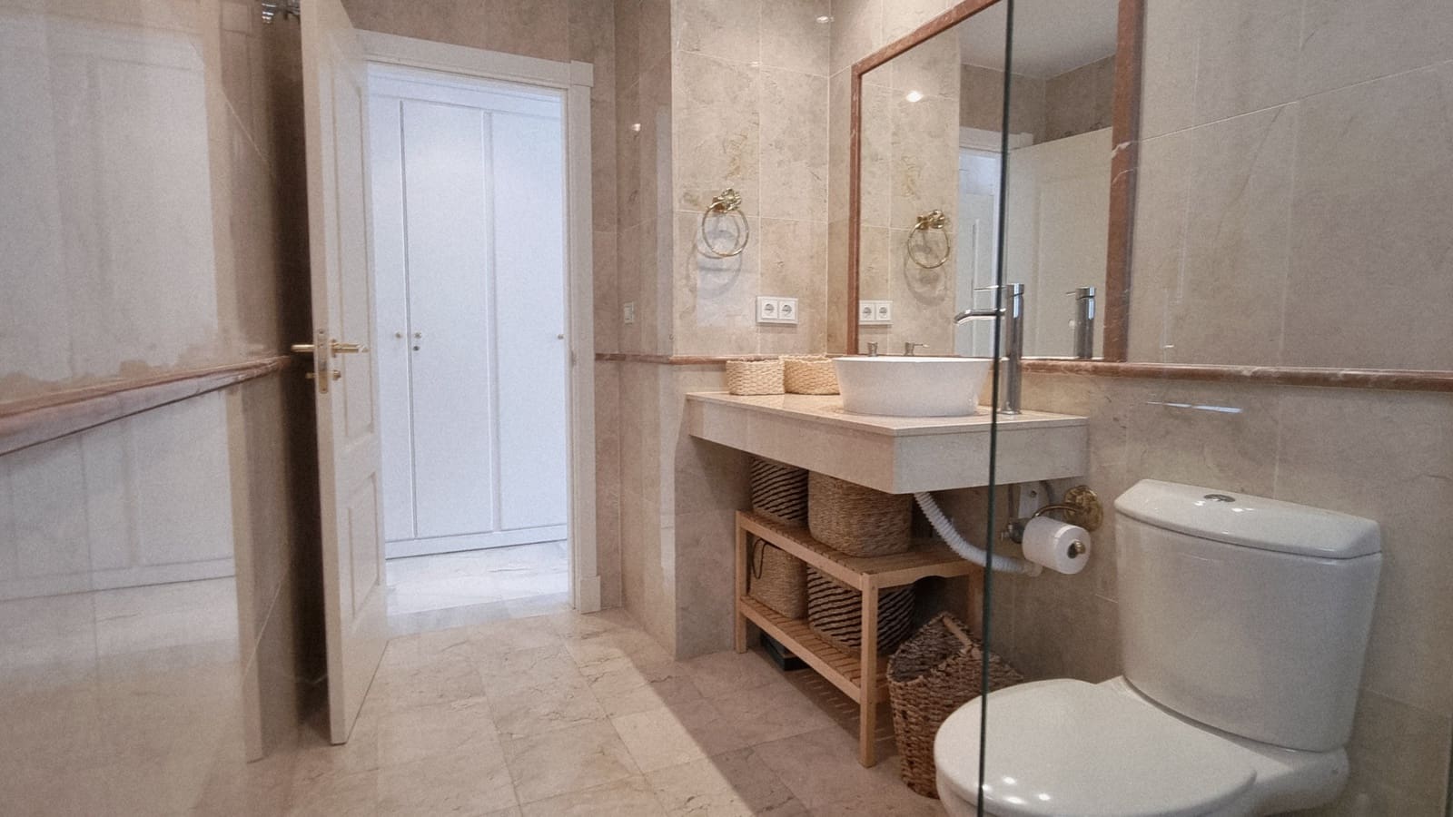 5 sovrum Lägenhet att hyra i Estepona med pool garage - 2 500 € (Ref: 9245603)