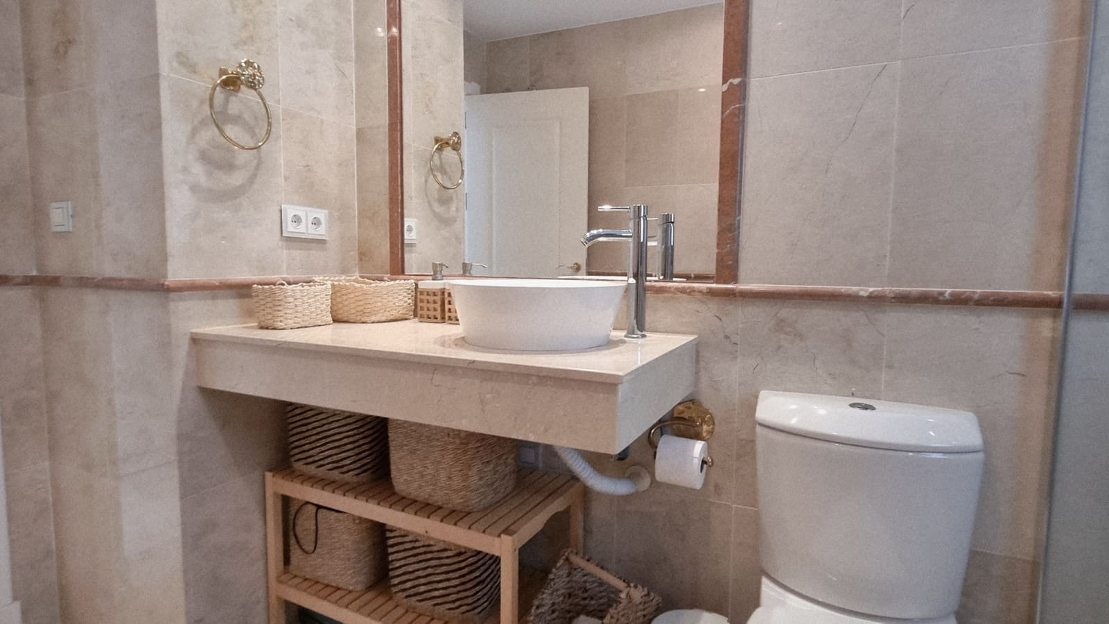 5 sovrum Lägenhet att hyra i Estepona med pool garage - 2 500 € (Ref: 9245603)