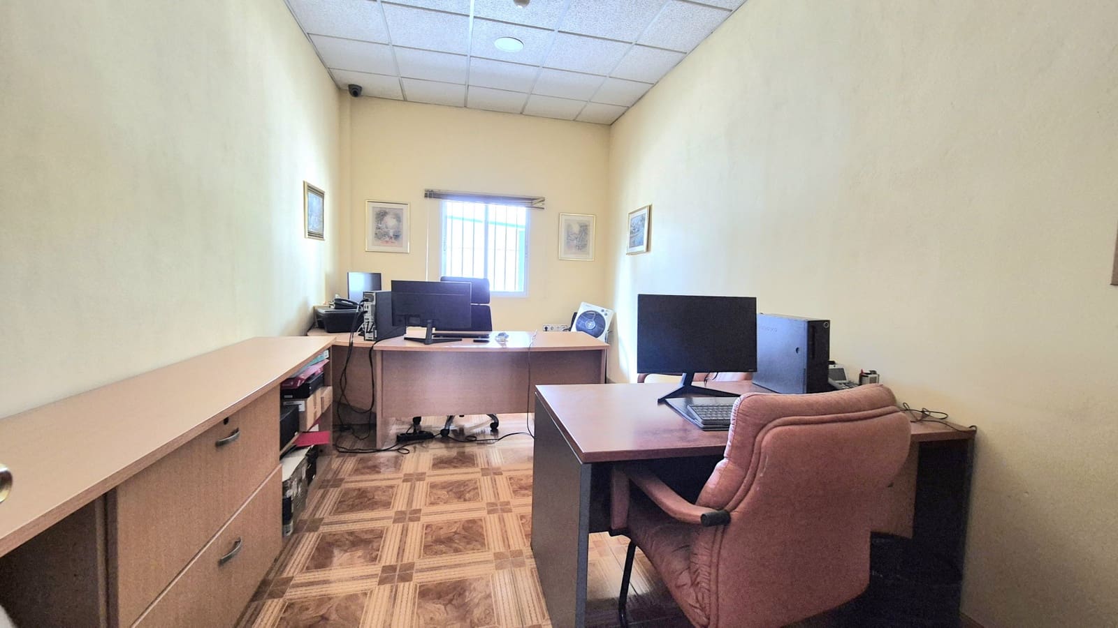 Commercieel te koop in Marbella met garage - € 265.000 (Ref: 9314526)