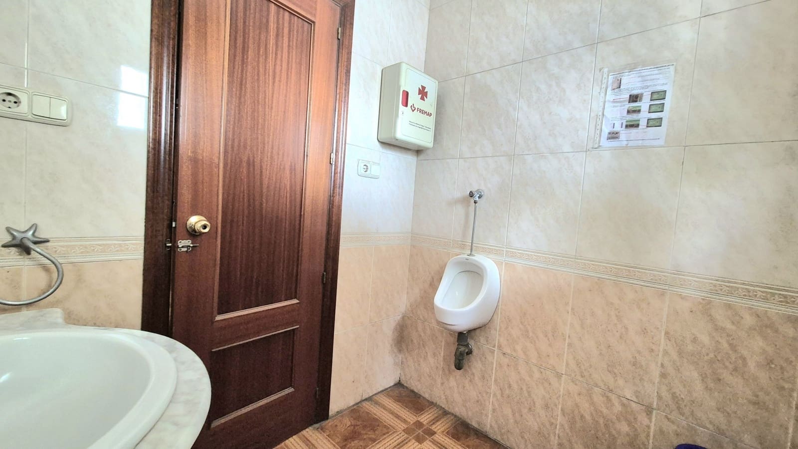 Commercieel te koop in Marbella met garage - € 265.000 (Ref: 9314526)