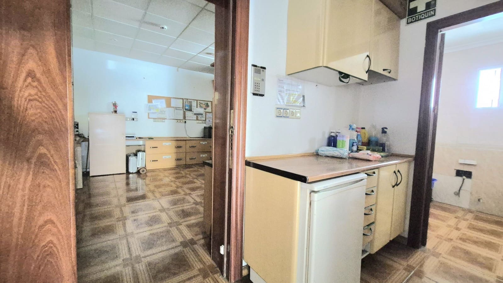 Commercieel te koop in Marbella met garage - € 265.000 (Ref: 9314526)