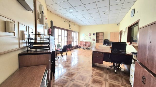 Erhverv til salg i Marbella med garage - € 265.000 (Ref: 9314526)