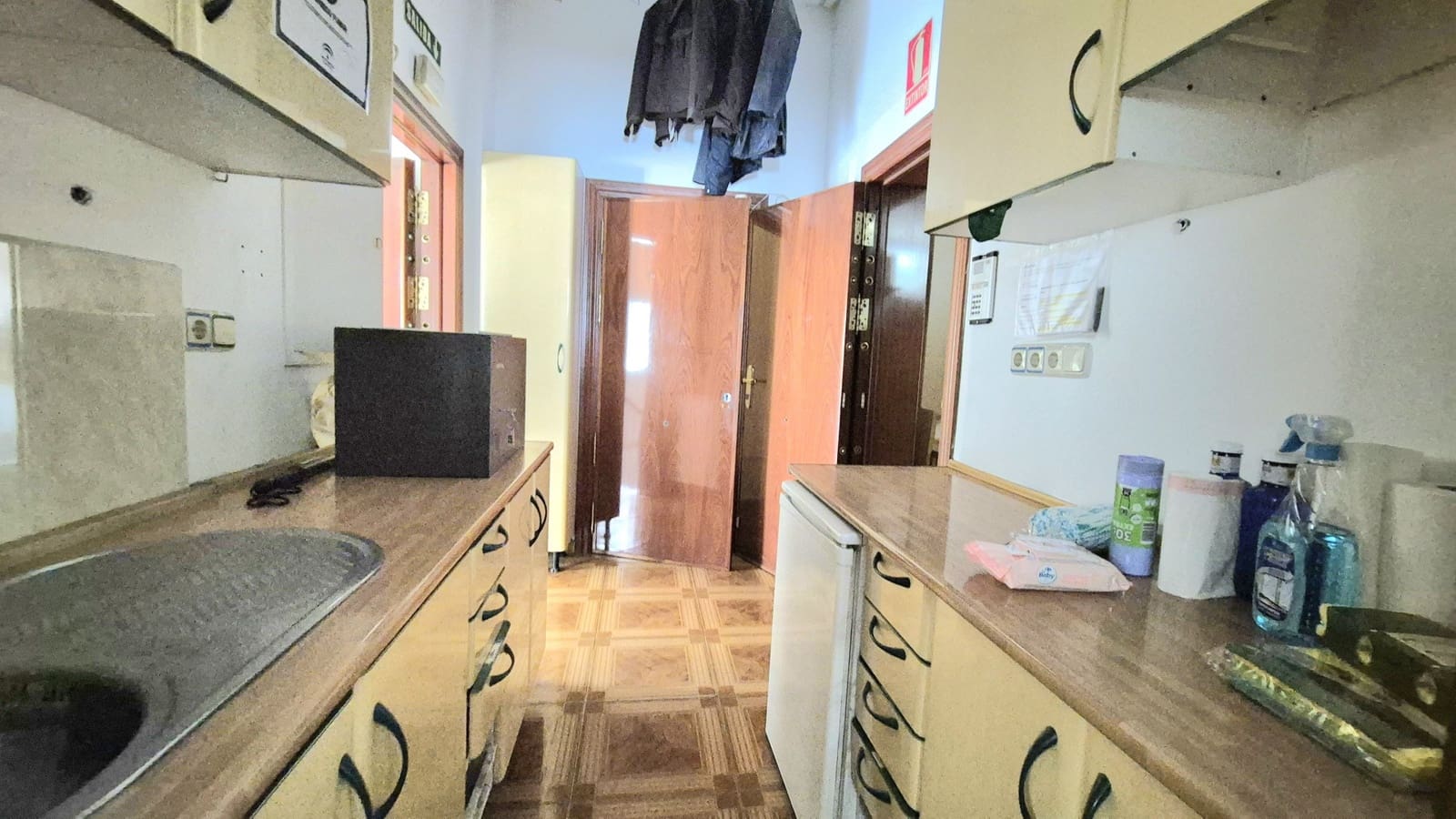 Commercieel te koop in Marbella met garage - € 265.000 (Ref: 9314526)