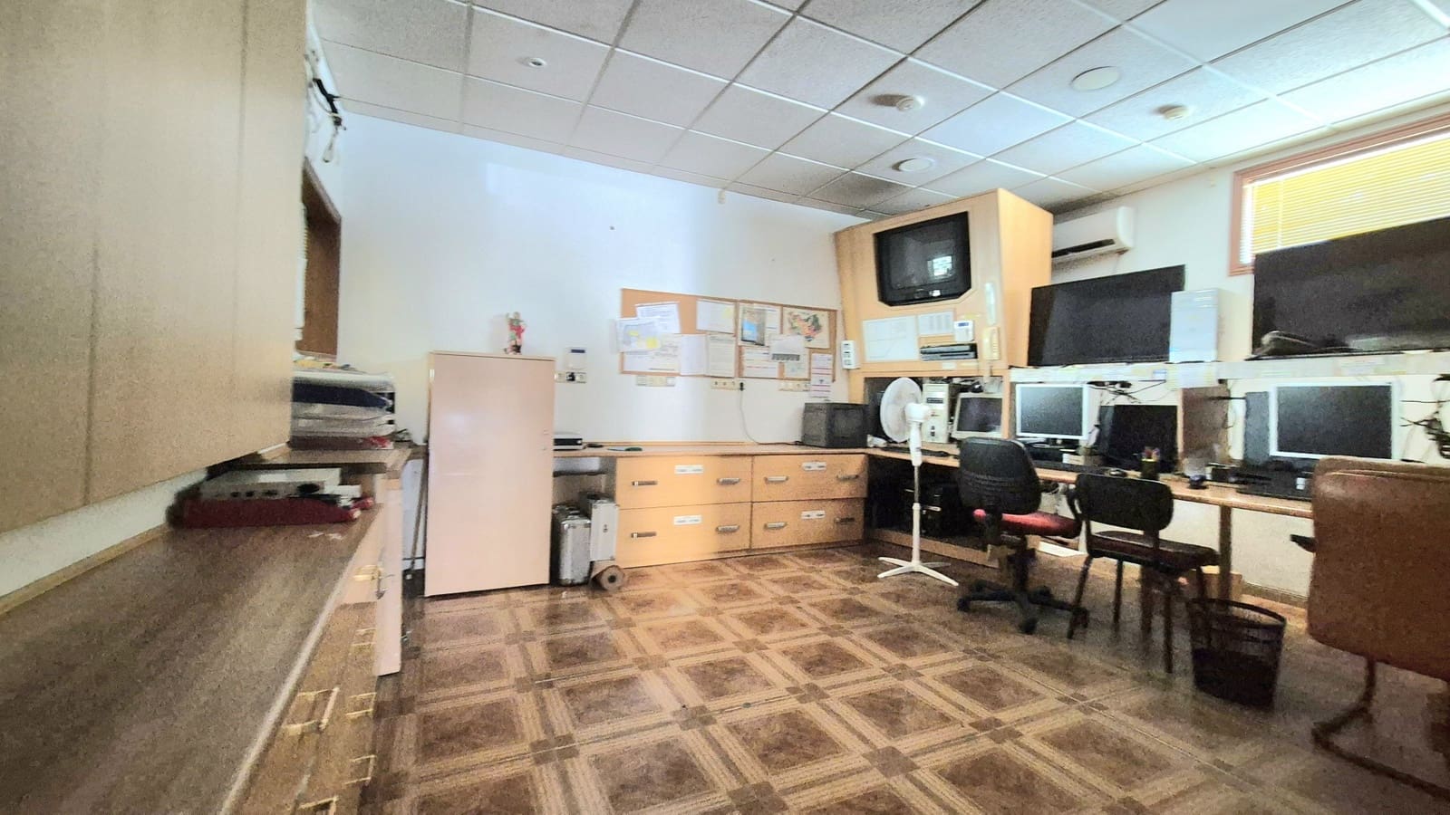 Commercieel te koop in Marbella met garage - € 265.000 (Ref: 9314526)