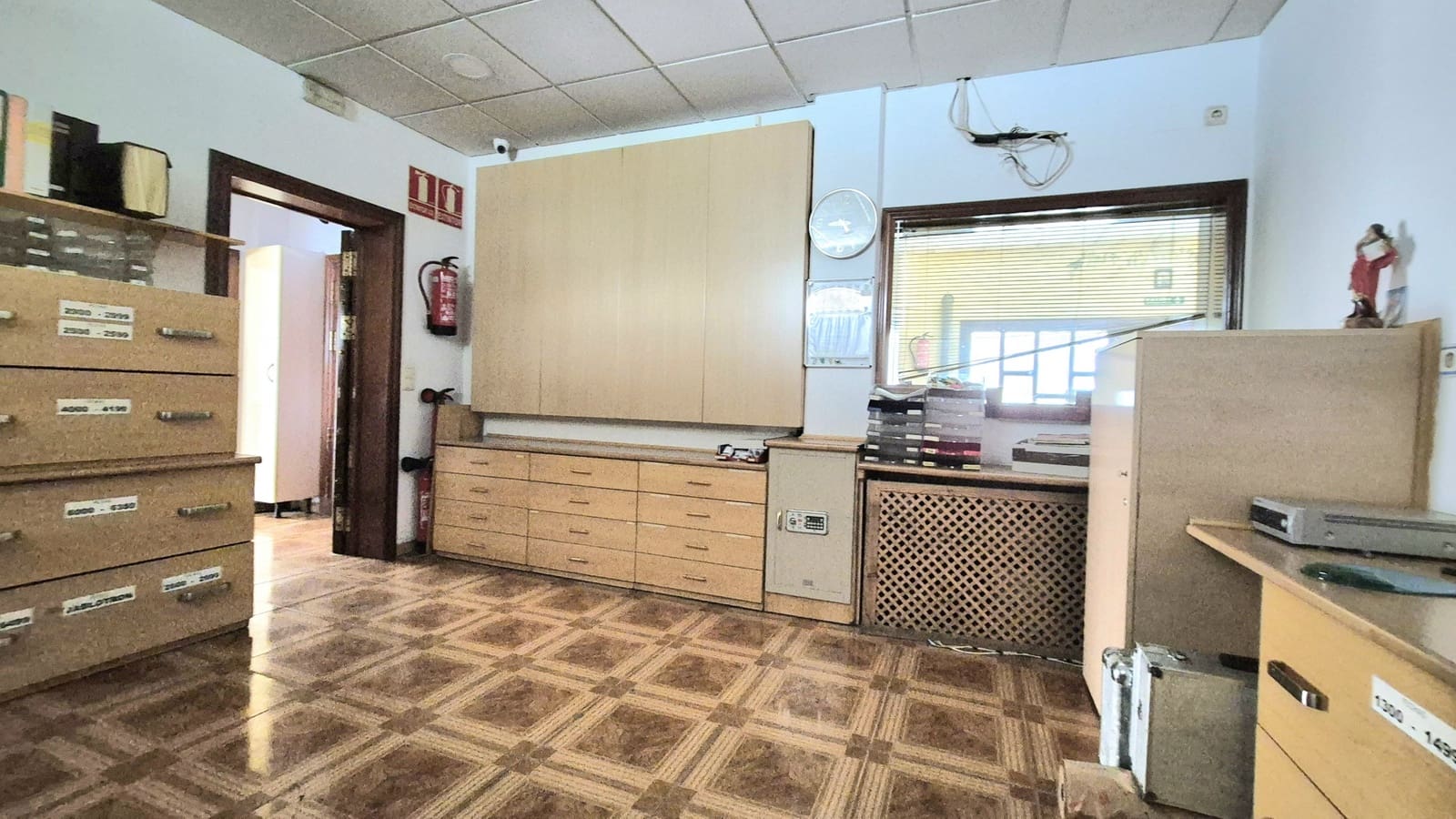 Commercieel te koop in Marbella met garage - € 265.000 (Ref: 9314526)