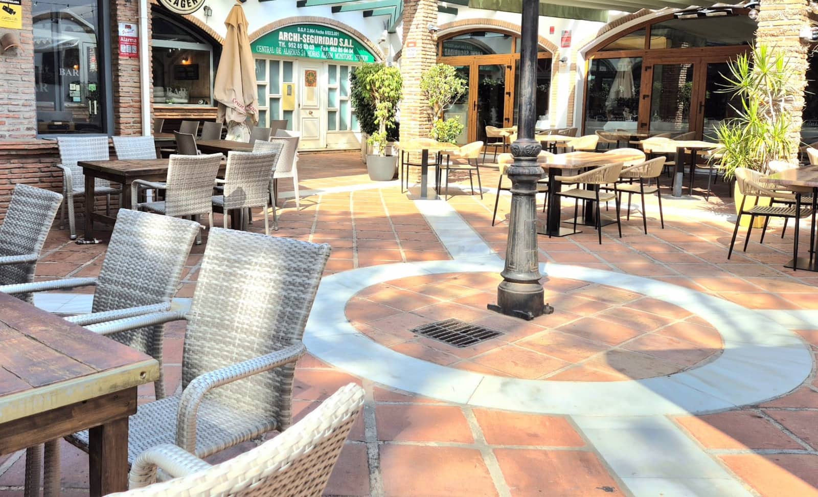 Commercieel te koop in Marbella met garage - € 265.000 (Ref: 9314526)