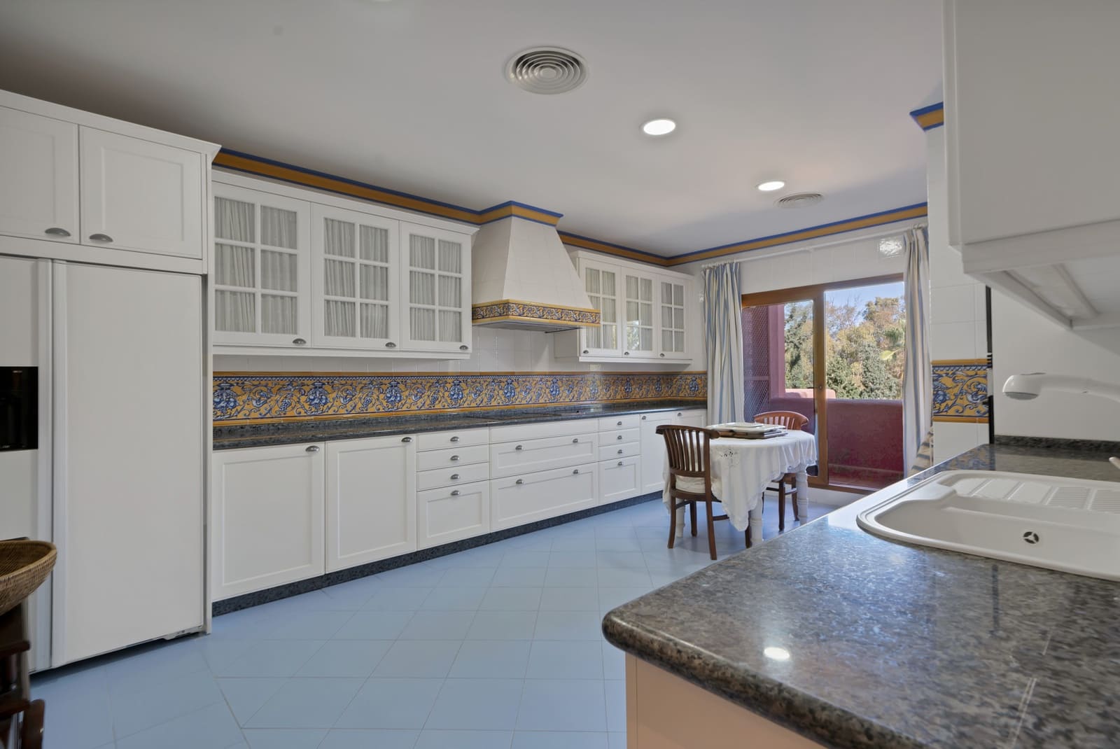 5 soveværelse Lejlighed til salg i Guadalmina med swimmingpool garage - € 2.295.000 (Ref: 9378327)