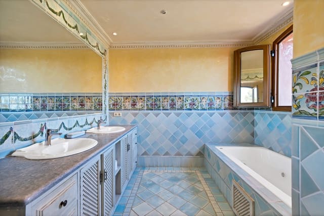 Apartamento de 5 habitaciones en Guadalmina Baja, Marbella en venta con piscina garaje - 2.295.000 € (Ref: 9378327)