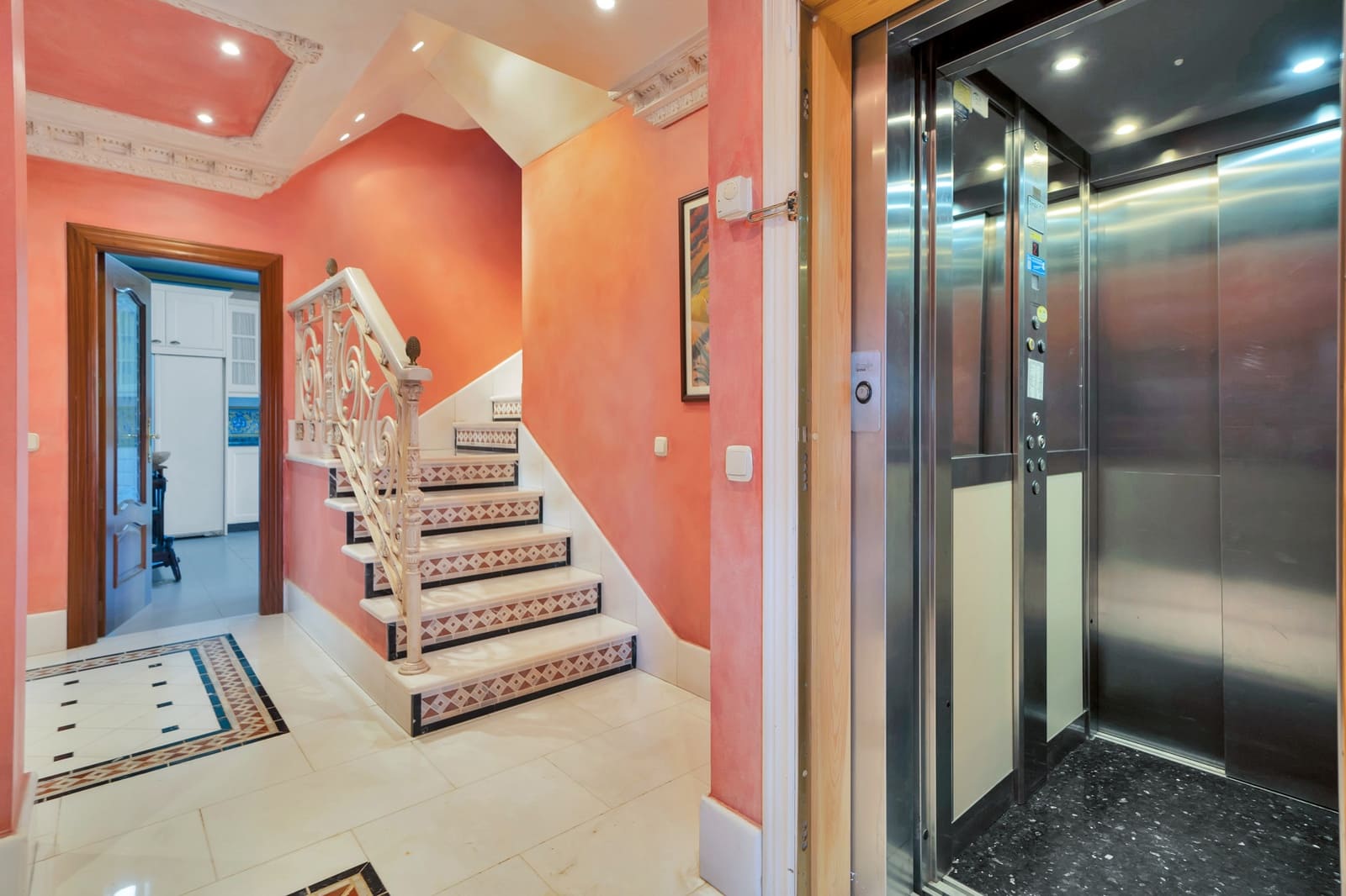 5 bedroom Apartment for sale in Guadalmina with pool garage - € 2,295,000 (Ref: 9378327)