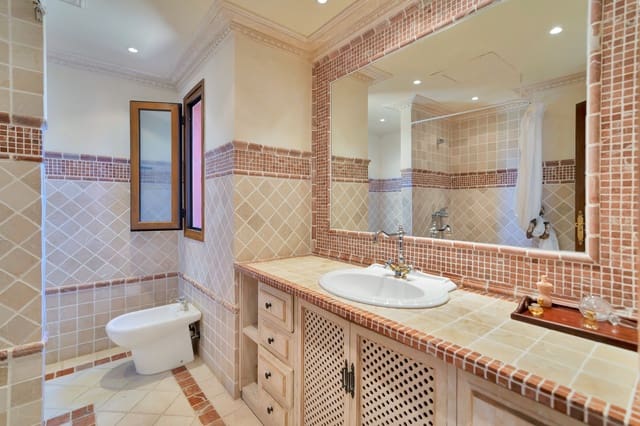 5 sovrum Lägenhet till salu i Guadalmina Baja, Marbella med pool garage - 2 295 000 € (Ref: 9378327)
