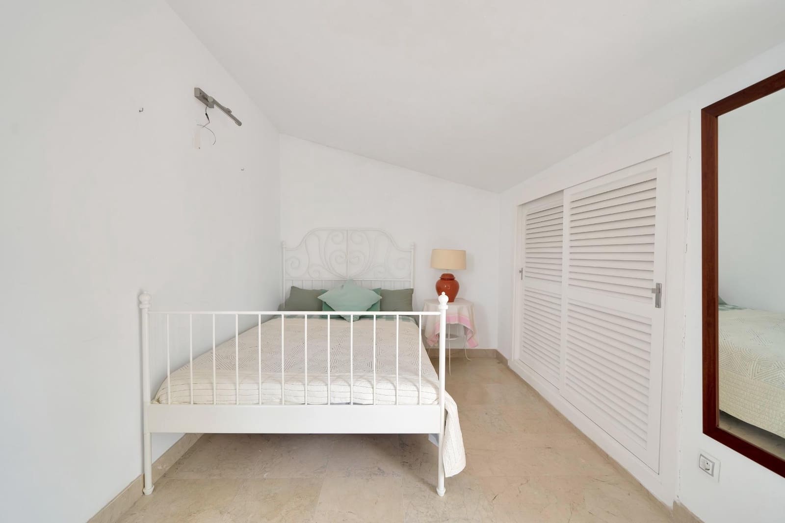 4 sovrum Semi-fristående Villa till salu i Marbella med pool - 840 000 € (Ref: 9379978)