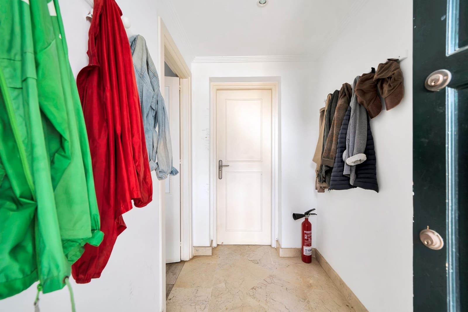 4 sovrum Semi-fristående Villa till salu i Marbella med pool - 840 000 € (Ref: 9379978)