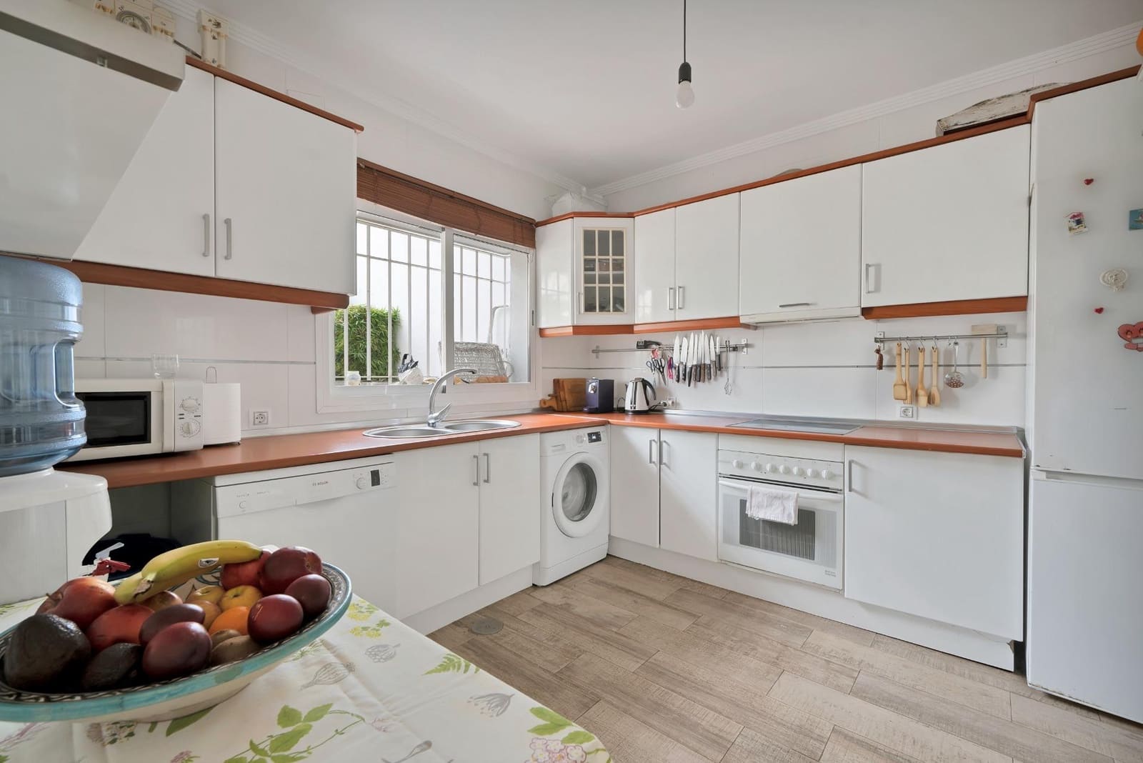 4 sovrum Semi-fristående Villa till salu i Marbella med pool - 840 000 € (Ref: 9379978)