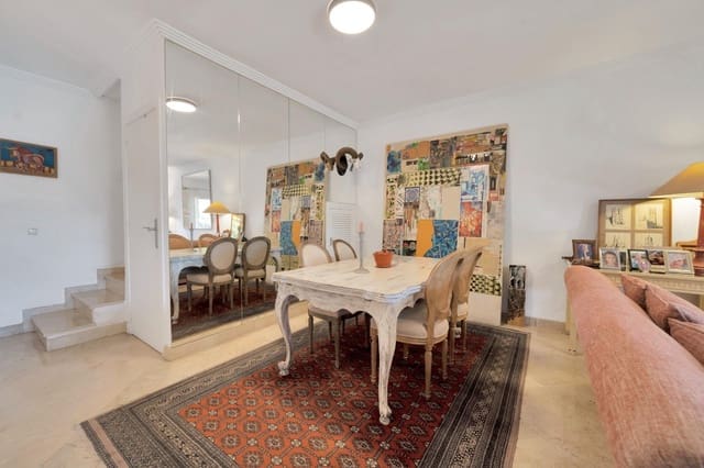 4 sovrum Semi-fristående Villa till salu i Marbella med pool - 840 000 € (Ref: 9379978)