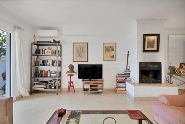 4 sovrum Semi-fristående Villa till salu i Marbella med pool - 840 000 € (Ref: 9379978)