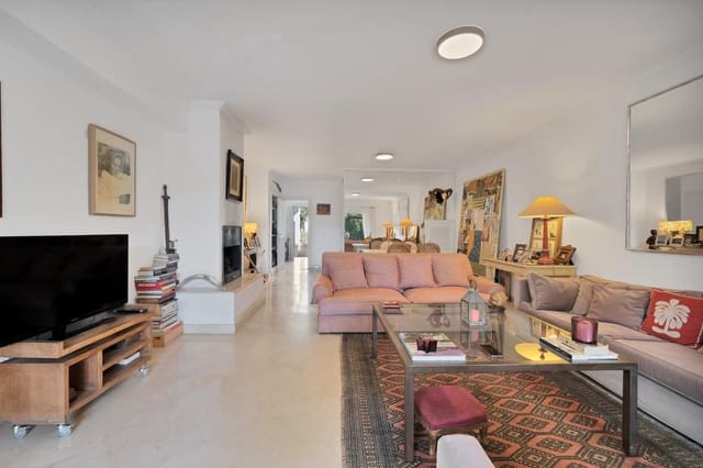 Pareado de 4 habitaciones en Marbella en venta con piscina - 830.000 € (Ref: 9379978)