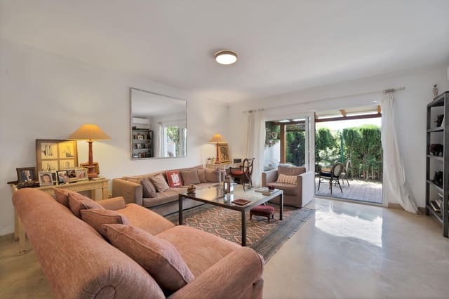 Pareado de 4 habitaciones en Marbella en venta con piscina - 830.000 € (Ref: 9379978)