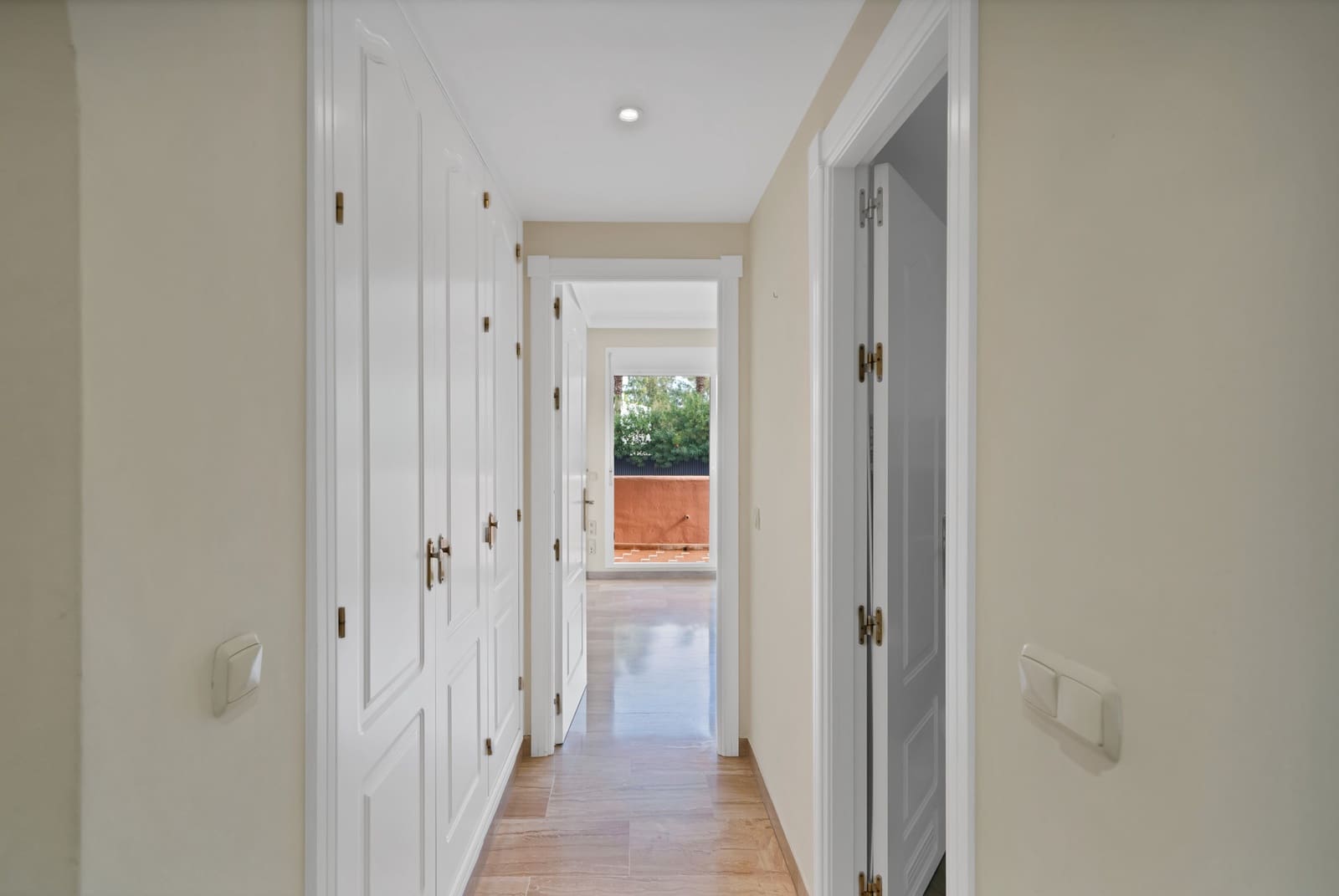 Apartamento de 2 habitaciones en Guadalmina en venta con piscina garaje - 550.000 € (Ref: 9379979)