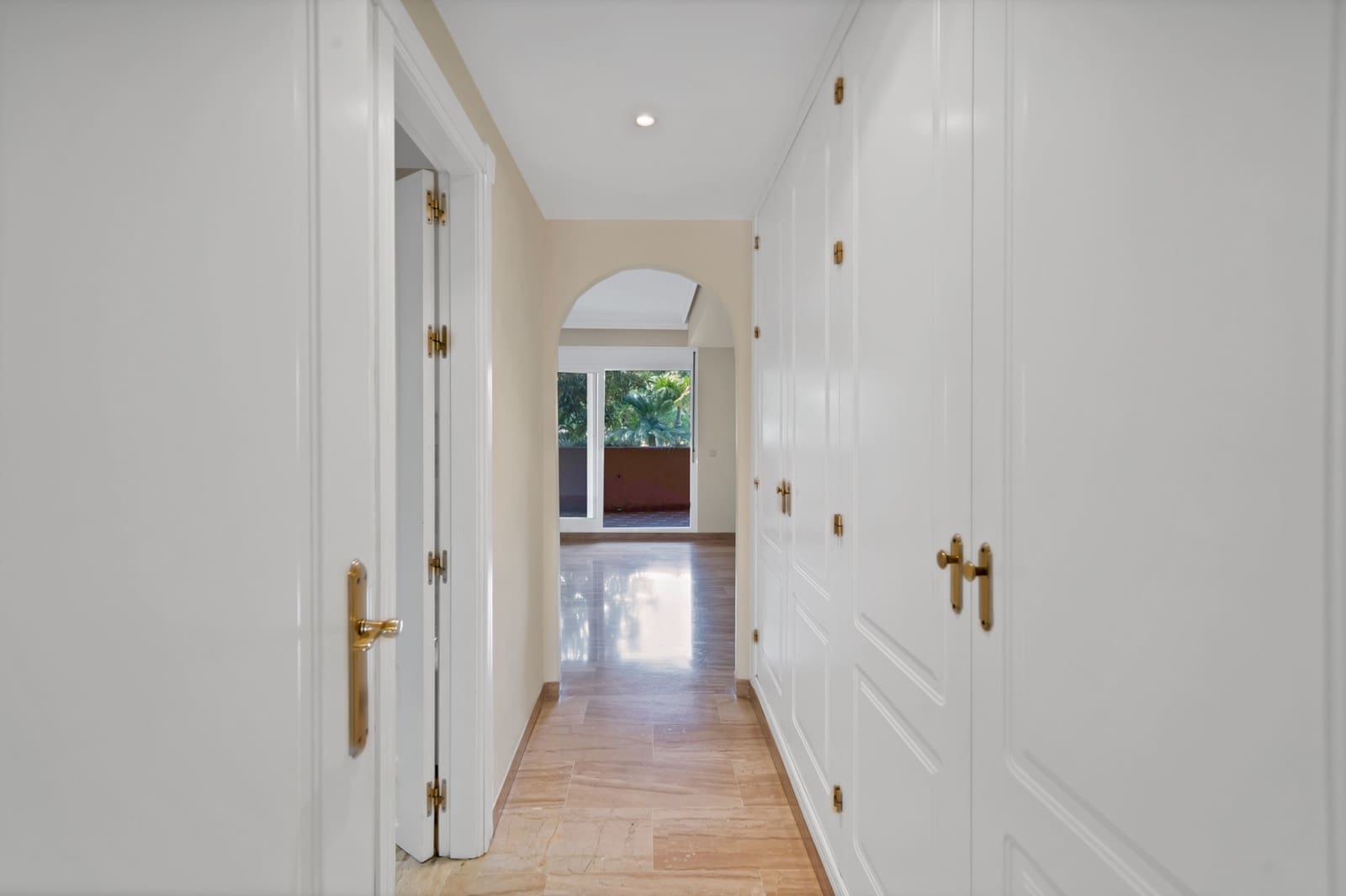 Apartamento de 2 habitaciones en Guadalmina en venta con piscina garaje - 550.000 € (Ref: 9379979)