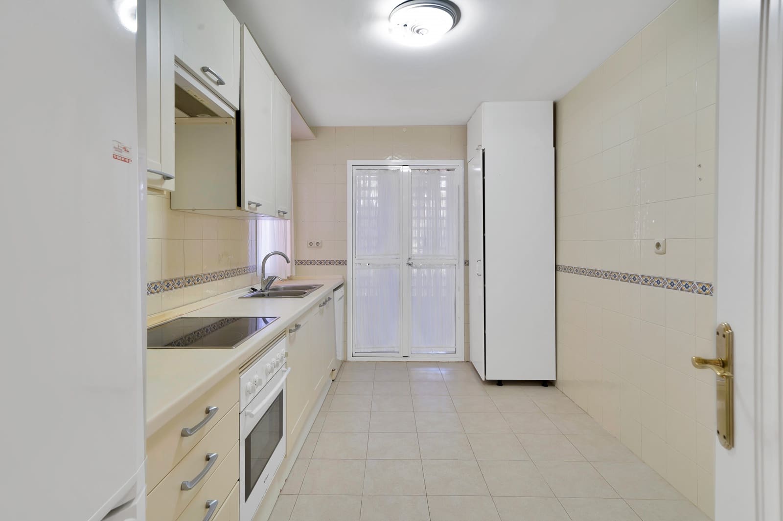 Apartamento de 2 habitaciones en Guadalmina en venta con piscina garaje - 550.000 € (Ref: 9379979)