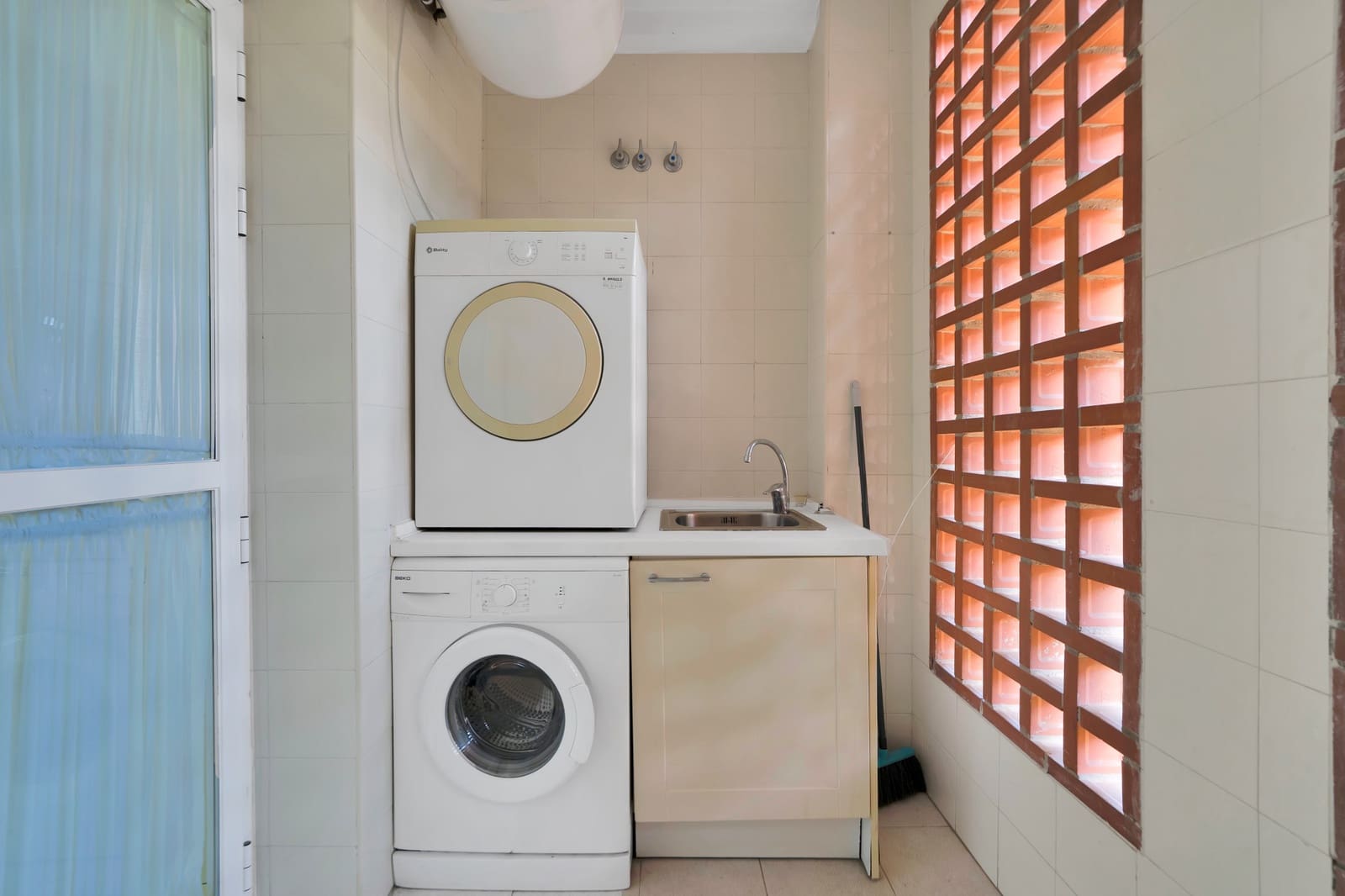 Apartamento de 2 habitaciones en Guadalmina en venta con piscina garaje - 550.000 € (Ref: 9379979)