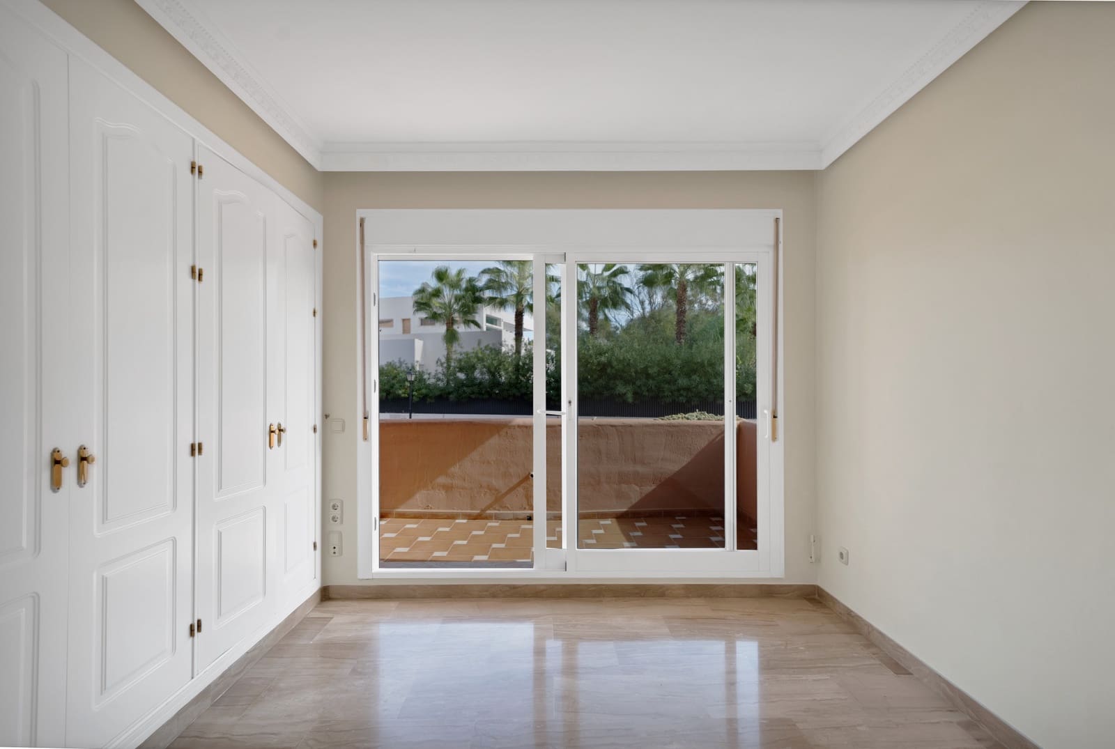 Apartamento de 2 habitaciones en Guadalmina en venta con piscina garaje - 550.000 € (Ref: 9379979)