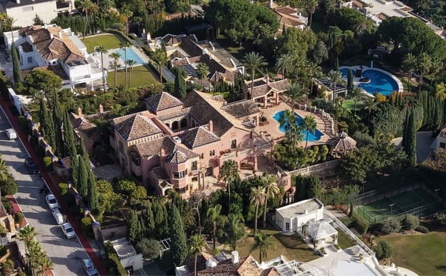 Chalet de 6 habitaciones en Marbella en venta con piscina garaje - 15.000.000 € (Ref: 9452491)