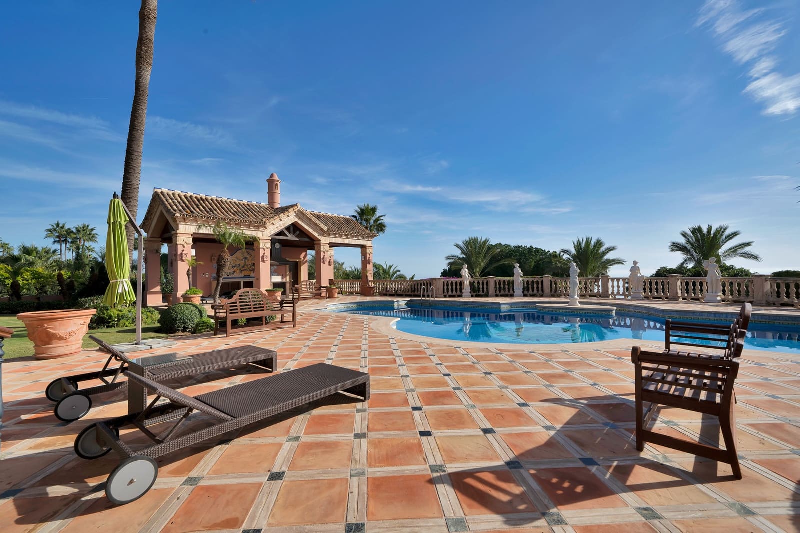 Chalet de 6 habitaciones en Marbella en venta con piscina garaje - 15.000.000 € (Ref: 9452491)