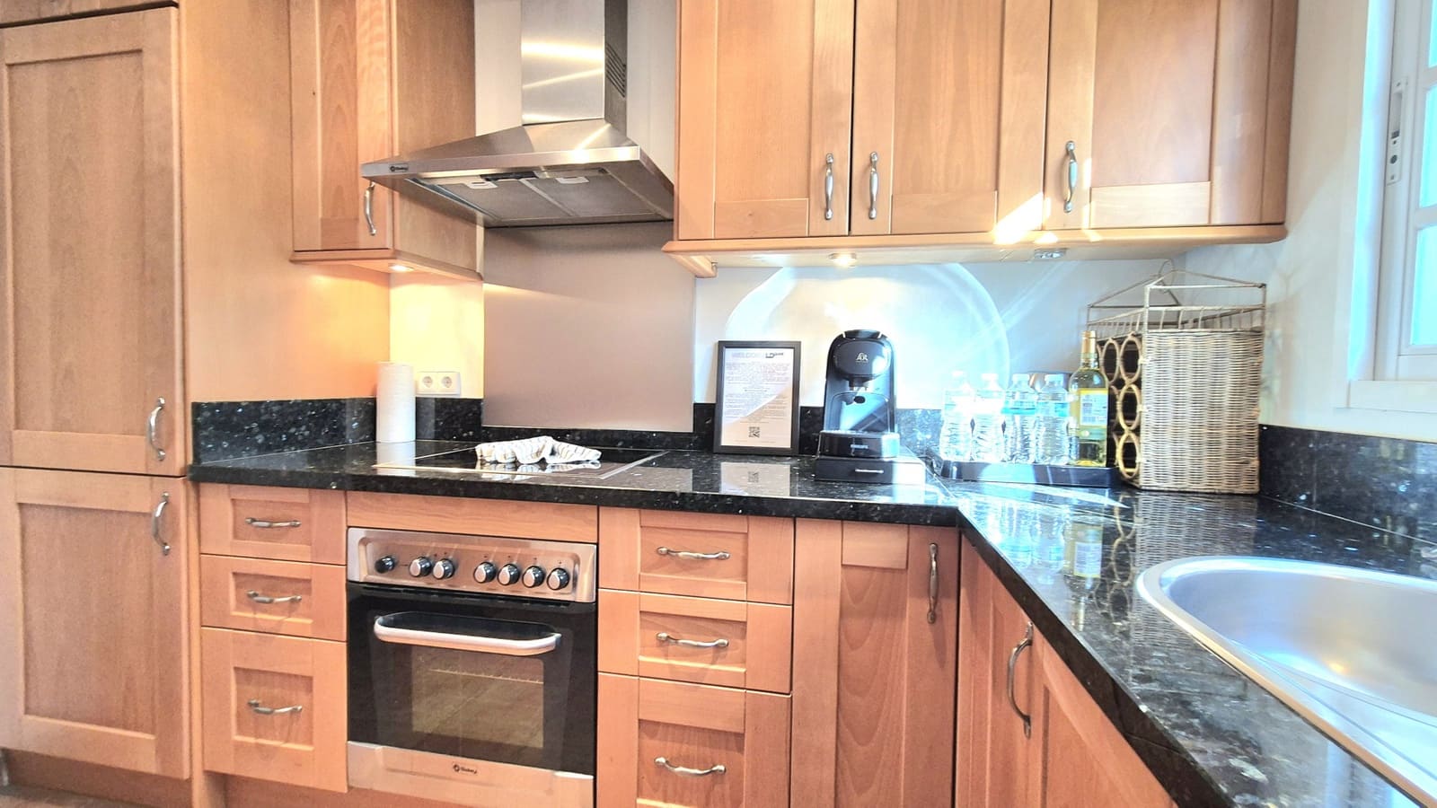 1 bedroom Apartment for rent in Marbella with pool - € 1,800 (Ref: 9490004)