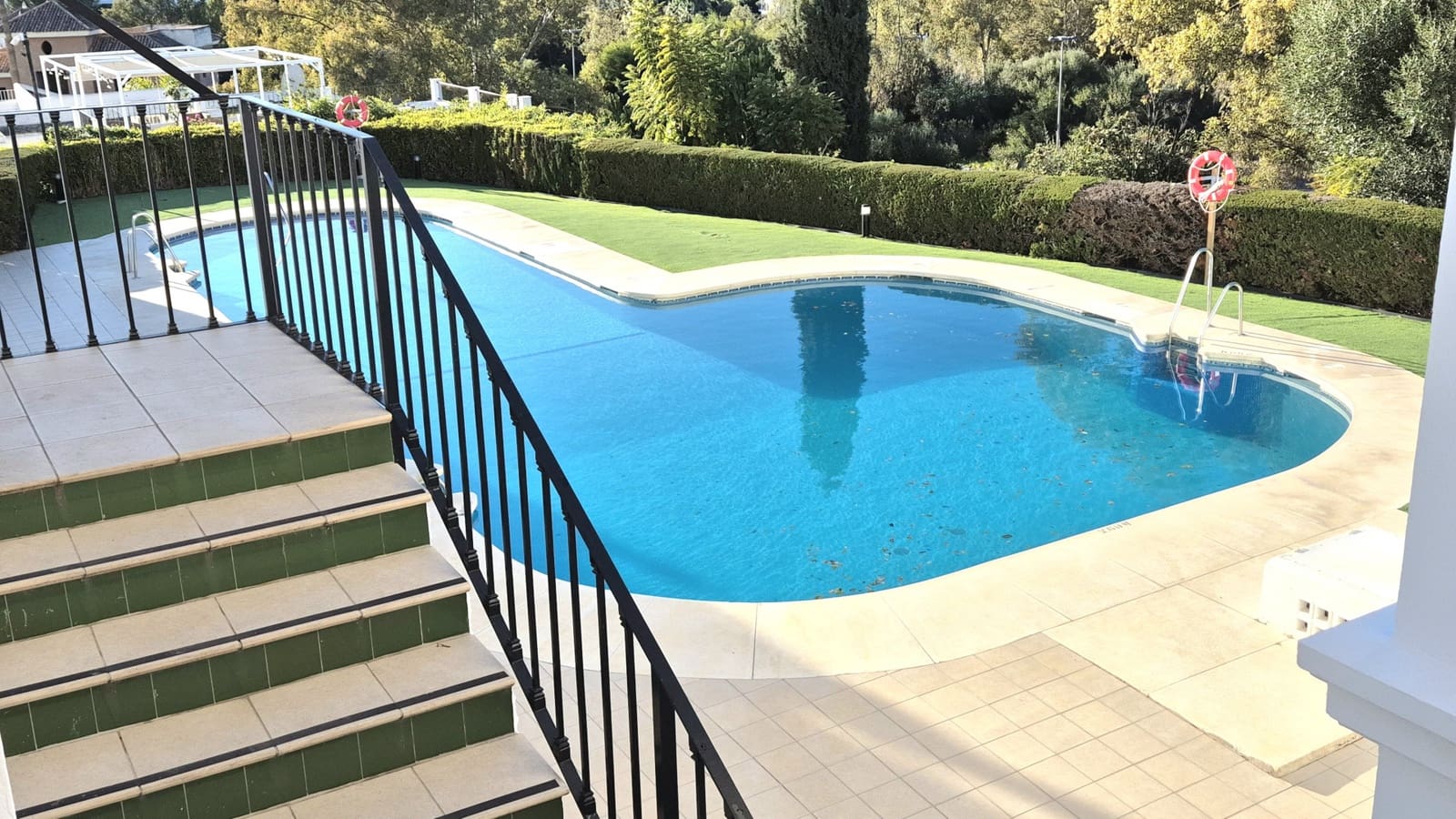 1 bedroom Apartment for rent in Marbella with pool - € 1,800 (Ref: 9490004)