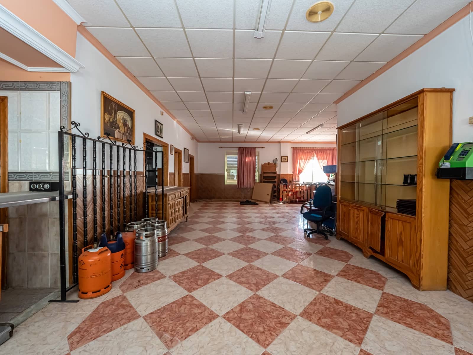 Commercial for sale in Alozaina with garage - € 370,000 (Ref: 9517928)