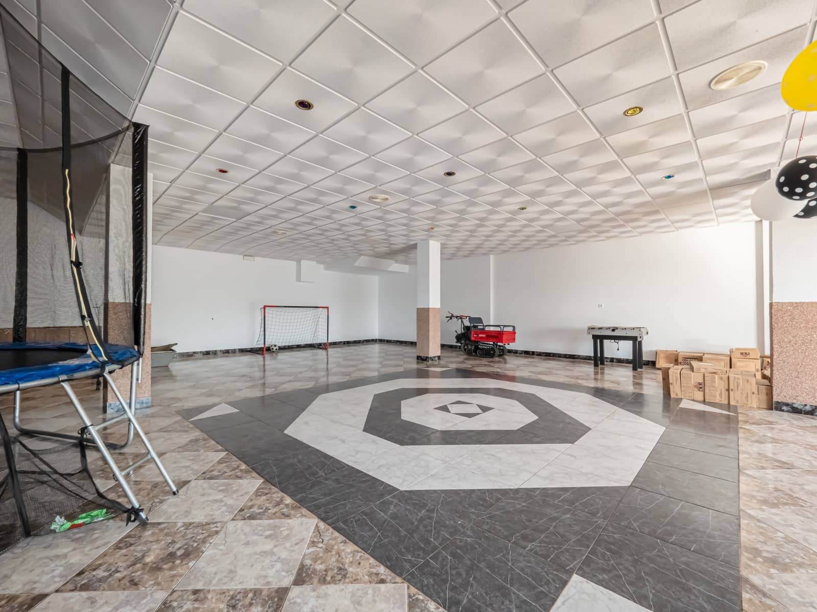 Komercyjne na sprzedaż w Alozaina z garażem - 370 000 € (Ref: 9523062)