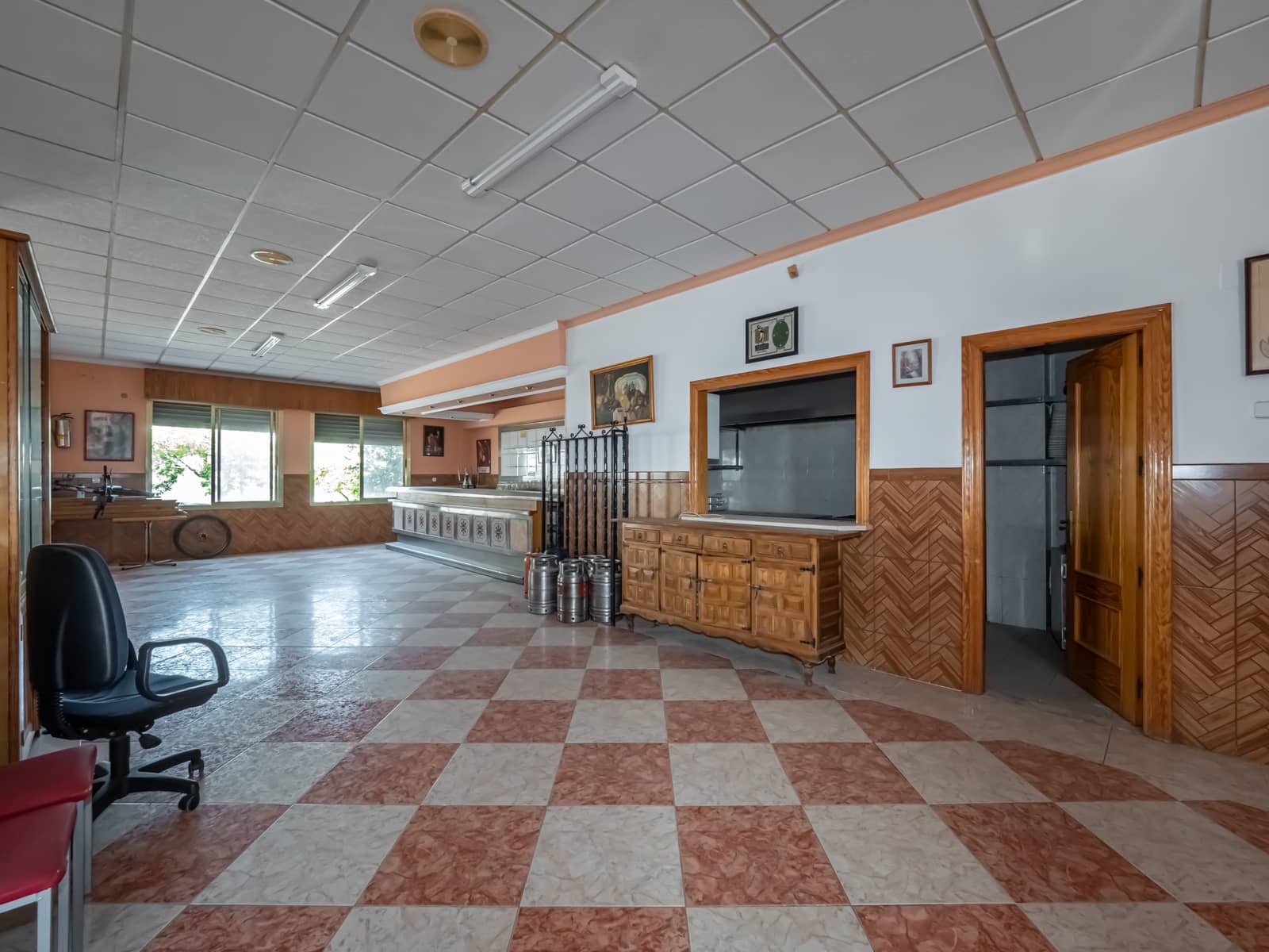 Kommersiell til salgs i Alozaina med garasje - € 335 000 (Ref: 9523062)