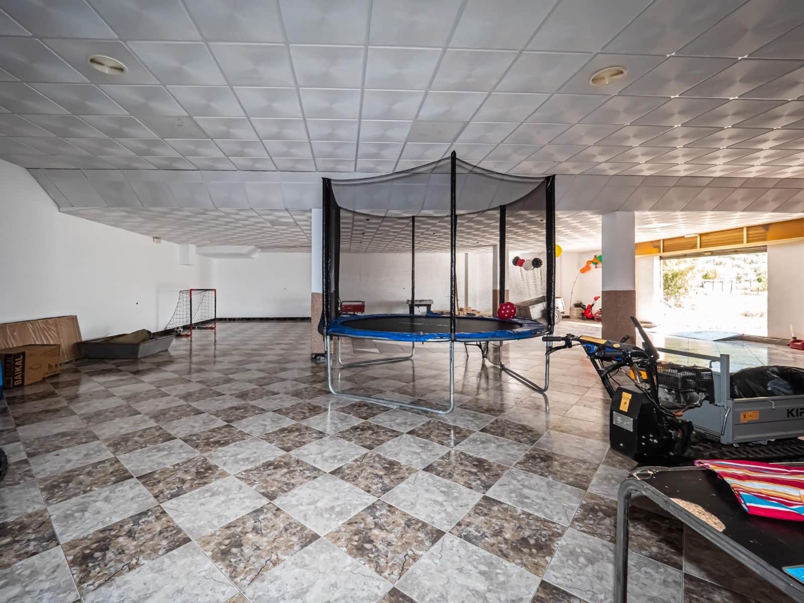 Erhverv til salg i Alozaina med garage - € 165.000 (Ref: 9525497)