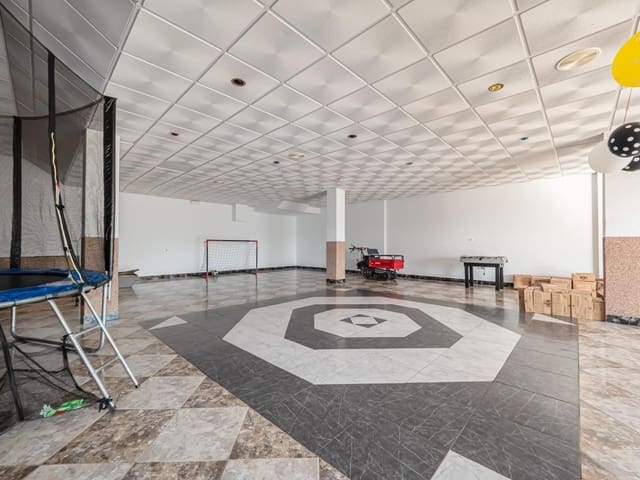 Erhverv til salg i Alozaina med garage - € 165.000 (Ref: 9525497)