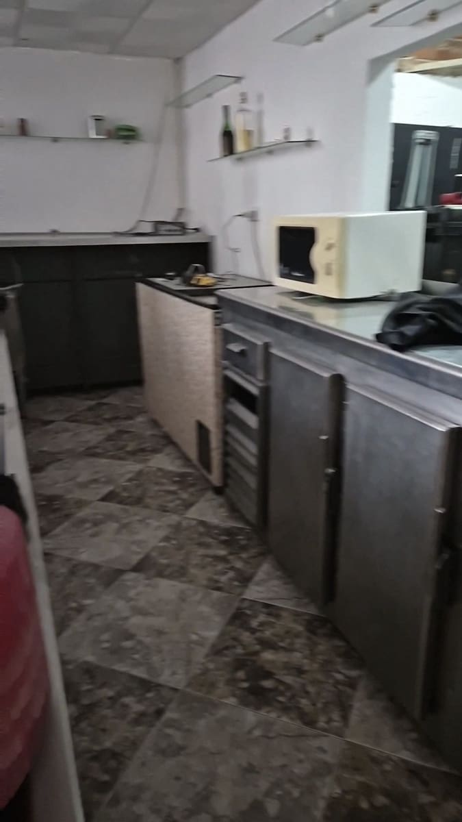 Commercial for sale in Alozaina with garage - € 165,000 (Ref: 9525497)