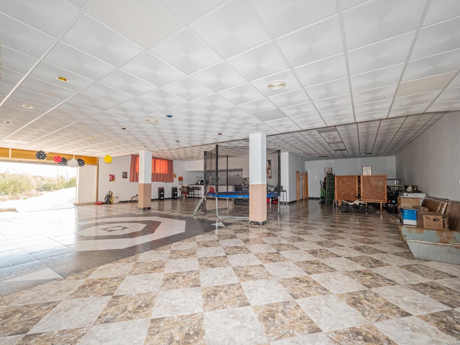 Commercial for sale in Alozaina with garage - € 165,000 (Ref: 9525497)